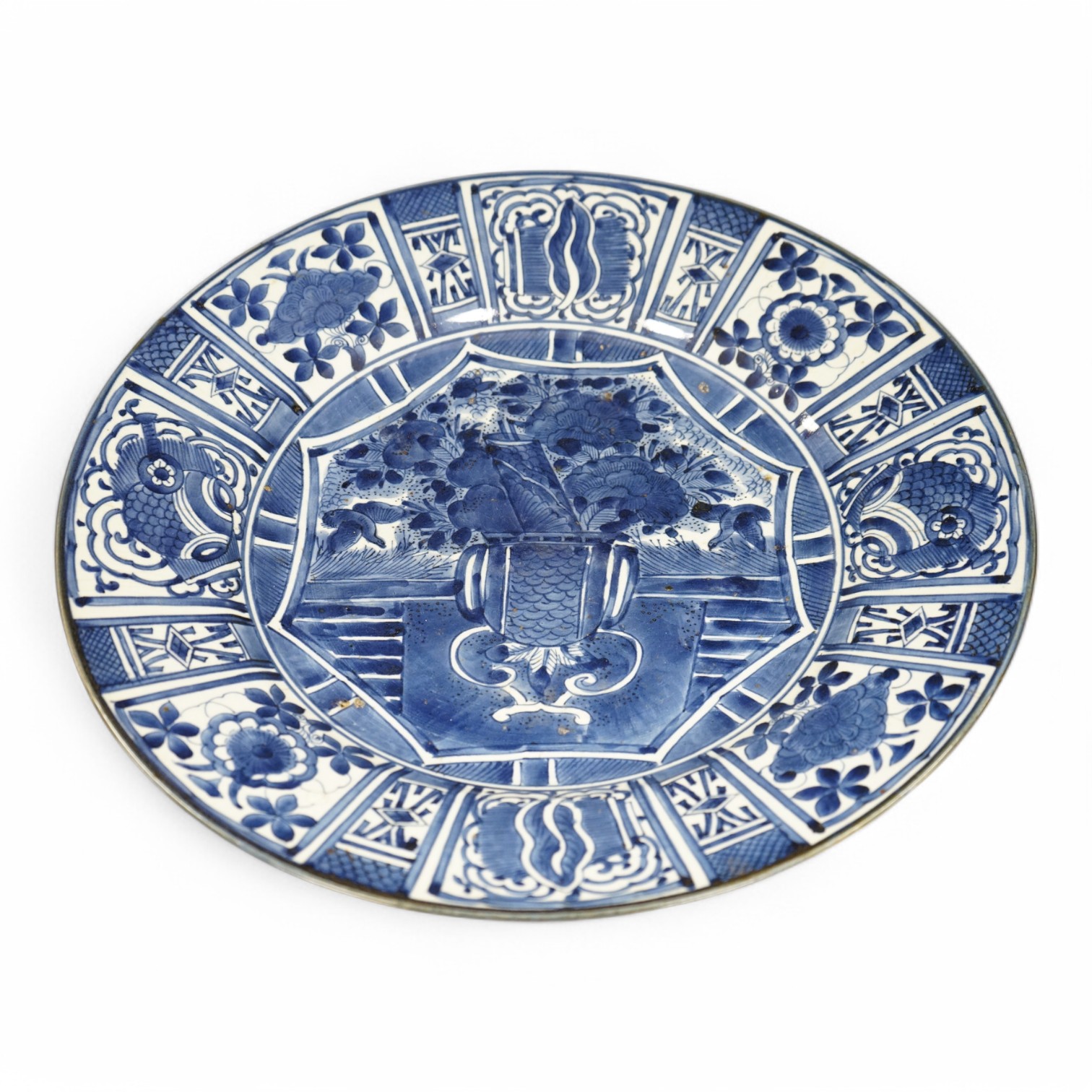 A Japanese Arita blue and white dish, Genroku period (1688-1704)